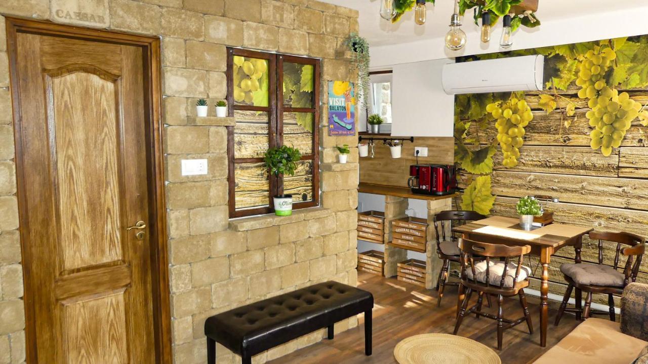 T.H.Ny Village Inn Cottage Tihany Buitenkant foto
